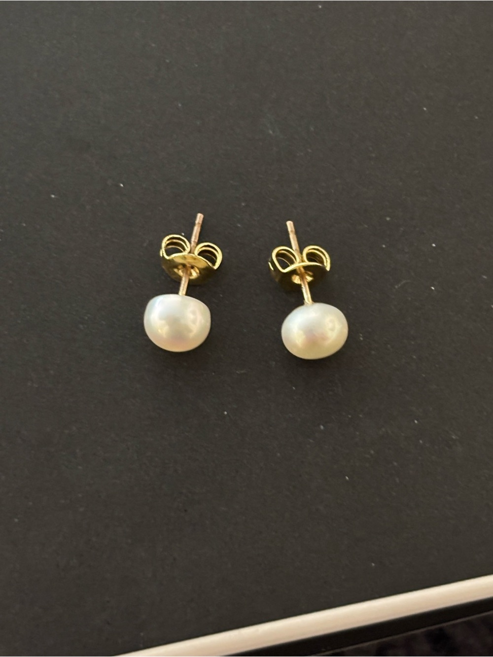 10k Gold Fresh Water Pearl studs